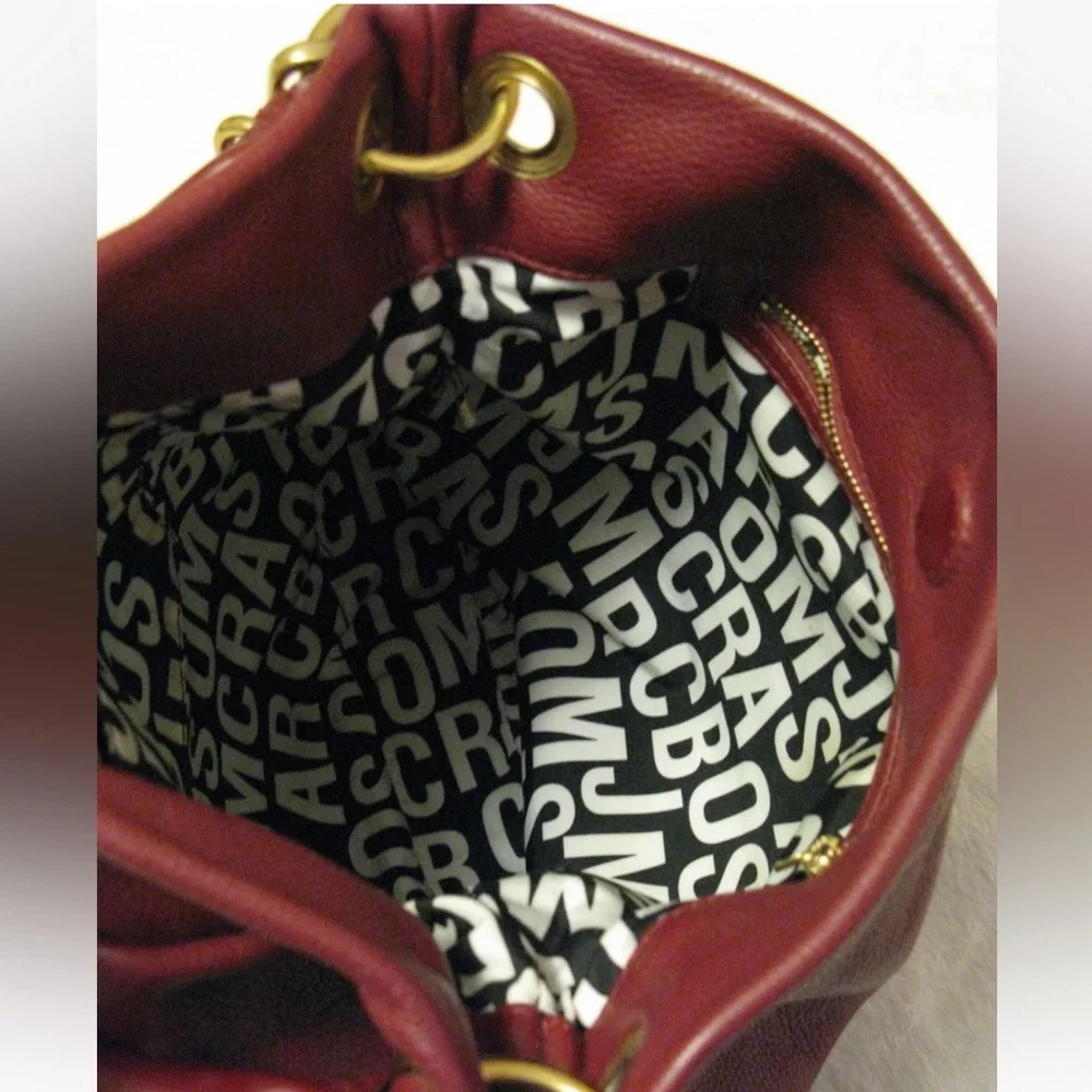 Marc Jacobs Classic Q Hilier Hobo Bag Bordeaux Burgundy Convertible Strap